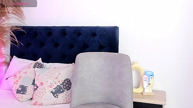 Dulce andrea   online show from April 5, 2026, 2:51 am