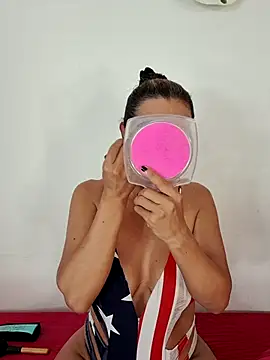 Snapshot of YOURSDEBORA chatting on November 12, 2025, 8:01 pm YOURSDEBORA online show from November 12, 2025, 8:01 pm