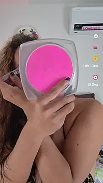 Snapshot of YOURSDEBORA chatting on November 18, 2025, 8:01 pm YOURSDEBORA online show from November 18, 2025, 8:01 pm