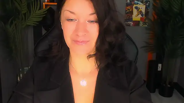 Snapshot of AnaMills chatting on March 4, 2026, 10:12 am AnaMills online show from March 4, 2026, 10:12 am