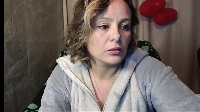 dagny-jo online show from March 8, 2025, 3:39 am