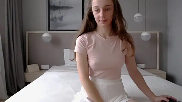 Snapshot of ShySchoolGirl chatting on December 4, 2025, 9:41 am ShySchoolGirl online show from December 4, 2025, 9:41 am