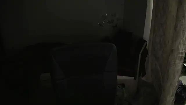 Snapshot of KrissLoona chatting on November 12, 2025, 11:08 pm KrissLoona online show from November 12, 2025, 11:08 pm