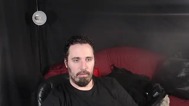 Metalstud online show from March 4, 2025, 6:18 pm