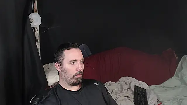 Metalstud online show from October 12, 2025, 5:31 am