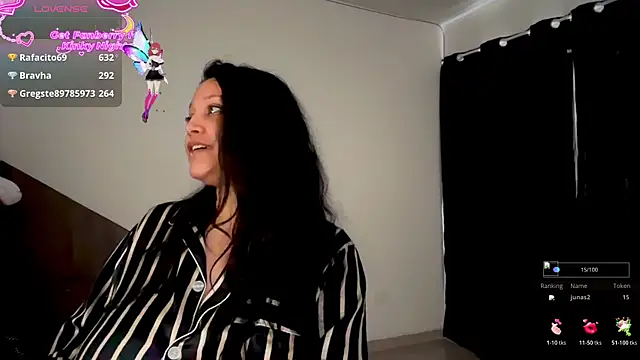 Snapshot of MarcellaGriffin chatting on December 4, 2025, 4:17 pm MarcellaGriffin online show from December 4, 2025, 4:17 pm