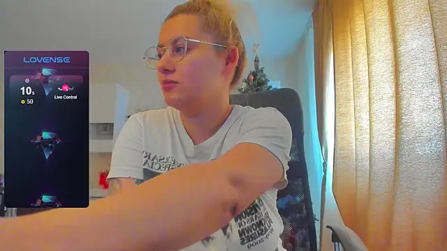 hot evil queen online show from February 9, 2025, 9:26 am