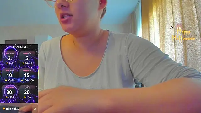 hot evil queen online show from October 19, 2025, 7:33 am