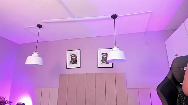 Inndrahot online show from February 18, 2025, 3:53 am