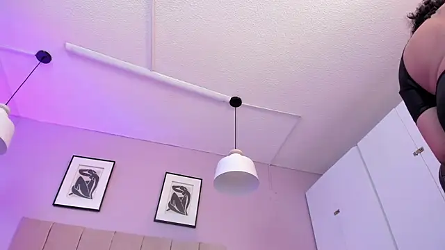 Inndrahot online show from March 14, 2025, 3:48 am