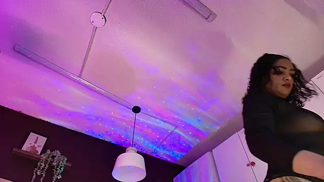 Inndrahot online show from October 3, 2025, 3:30 am