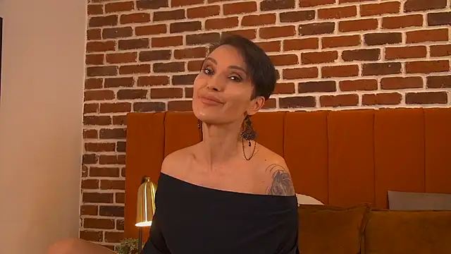 Mellisandre online show from November 16, 2025, 6:23 pm