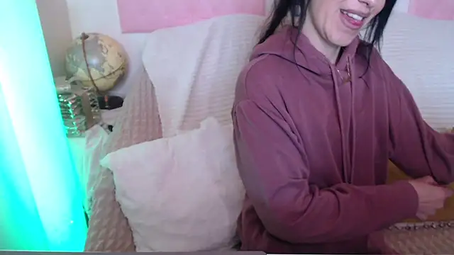 Snapshot of -carla- chatting on April 13, 2026, 3:49 pm -carla- online show from April 13, 2026, 3:49 pm