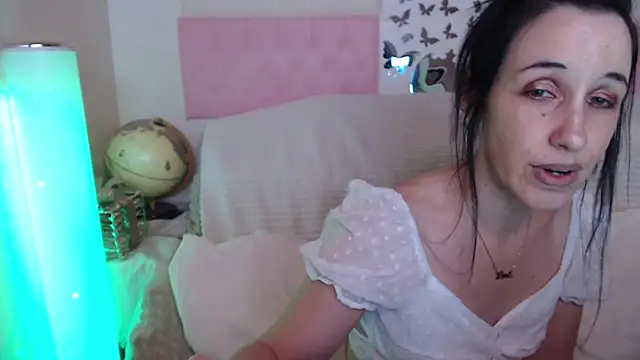 Snapshot of -carla- chatting on February 18, 2026, 4:14 pm -carla- online show from February 18, 2026, 4:14 pm