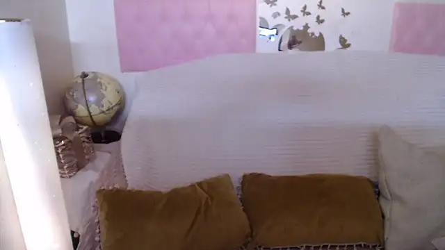 Snapshot of -carla- chatting on March 19, 2026, 6:24 am -carla- online show from March 19, 2026, 6:24 am