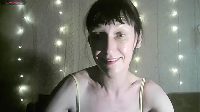 Snapshot of MarieODahliaS chatting on October 22, 2025, 6:35 am MarieODahliaS online show from October 22, 2025, 6:35 am