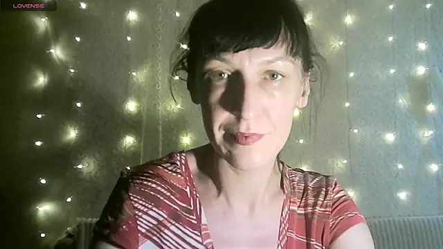 Snapshot of MarieODahliaS chatting on November 3, 2025, 9:57 am MarieODahliaS online show from November 3, 2025, 9:57 am