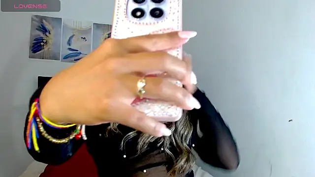 Snapshot of Kylie_loveee chatting on July 13, 2026, 10:20 pm Kylie loveee online show from July 13, 2026, 10:20 pm