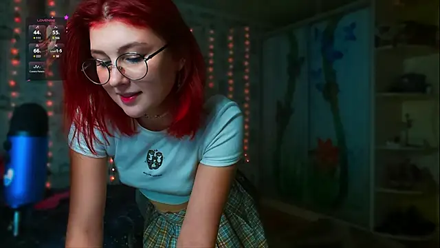 Snapshot of SmokyRose chatting on November 10, 2025, 11:37 am SmokyRose online show from November 10, 2025, 11:37 am