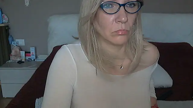 Snapshot of -K-- chatting on April 3, 2026, 8:54 am -K-- online show from April 3, 2026, 8:54 am