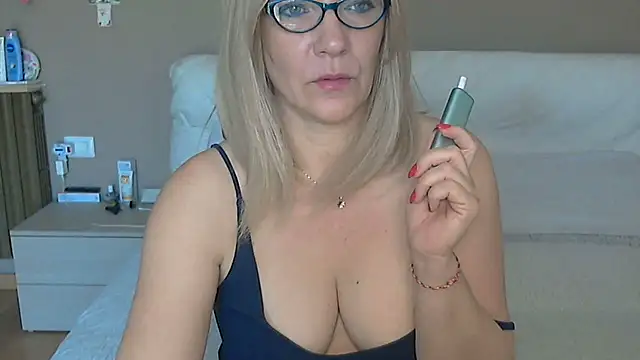 Snapshot of -K-- chatting on May 20, 2026, 9:17 am -K-- online show from May 20, 2026, 9:17 am
