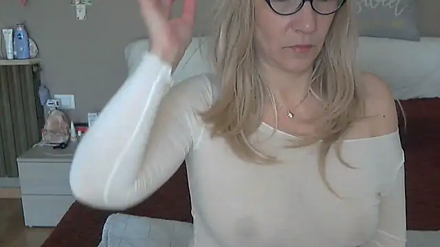 Snapshot of -K-- chatting on March 25, 2026, 10:14 am -K-- online show from March 25, 2026, 10:14 am