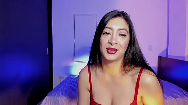 Snapshot of MeganWhite3 chatting on April 24, 2026, 4:03 am MeganWhite3 online show from April 24, 2026, 4:03 am