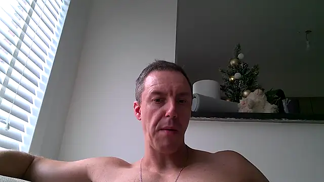 Snapshot of ploki2180 chatting on December 21, 2025, 12:07 pm ploki2180 online show from December 21, 2025, 12:07 pm