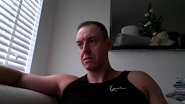 Snapshot of ploki2180 chatting on January 11, 2026, 12:34 pm ploki2180 online show from January 11, 2026, 12:34 pm