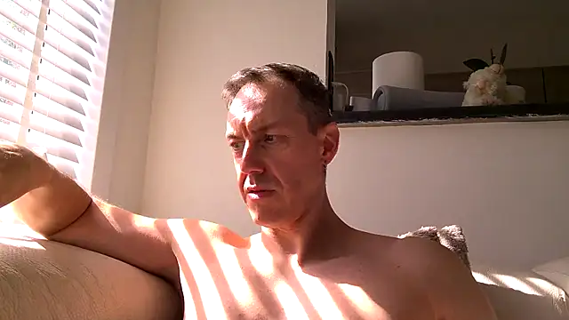 Snapshot of ploki2180 chatting on September 14, 2025, 11:21 am ploki2180 online show from September 14, 2025, 11:21 am