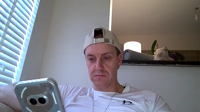 Snapshot of ploki2180 chatting on November 15, 2025, 3:16 pm ploki2180 online show from November 15, 2025, 3:16 pm