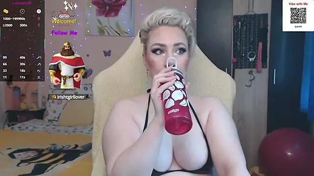 Snapshot of MissLexyGold chatting on October 5, 2025, 12:18 pm MissLexyGold online show from October 5, 2025, 12:18 pm