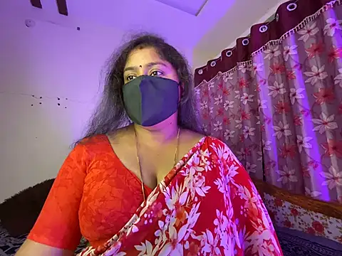 Snapshot of Love_4Sex chatting on April 1, 2026, 5:31 am Love 4Sex online show from April 1, 2026, 5:31 am
