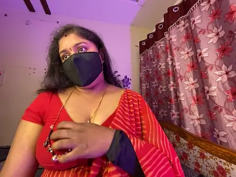 Snapshot of Love_4Sex chatting on February 1, 2026, 5:49 am Love 4Sex online show from February 1, 2026, 5:49 am