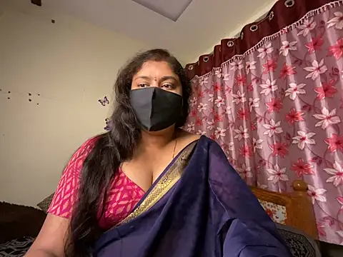 Snapshot of Love_4Sex chatting on April 15, 2026, 5:13 am Love 4Sex online show from April 15, 2026, 5:13 am