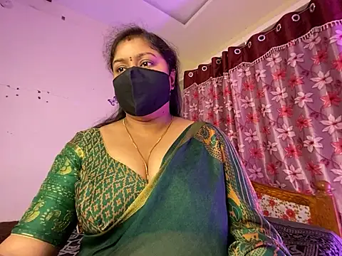 Snapshot of Love_4Sex chatting on May 18, 2026, 1:28 am Love 4Sex online show from May 18, 2026, 1:28 am