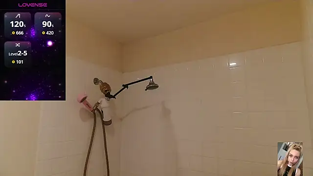 Snapshot of Blondiewithanass chatting on November 24, 2025, 12:10 am Blondiewithanass online show from November 24, 2025, 12:10 am