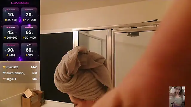 Snapshot of Blondiewithanass chatting on November 12, 2025, 9:29 pm Blondiewithanass online show from November 12, 2025, 9:29 pm