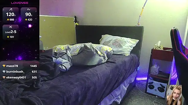 Snapshot of Blondiewithanass chatting on November 5, 2025, 2:03 am Blondiewithanass online show from November 5, 2025, 2:03 am