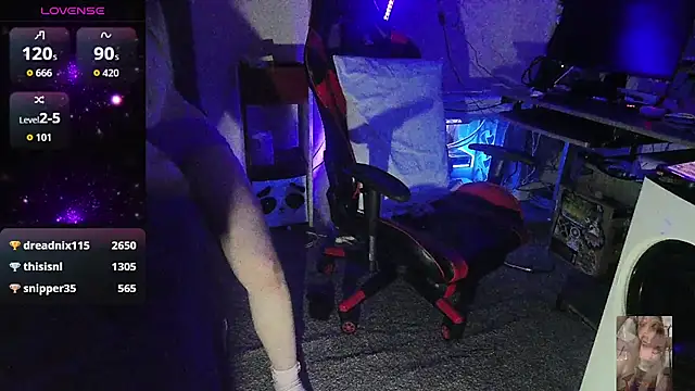 Snapshot of Blondiewithanass chatting on December 1, 2025, 2:18 pm Blondiewithanass online show from December 1, 2025, 2:18 pm