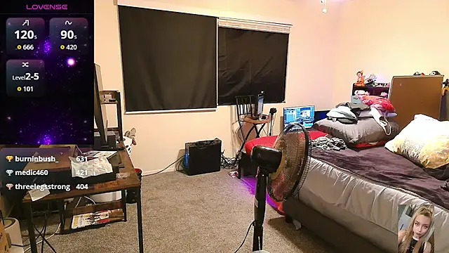 Snapshot of Blondiewithanass chatting on November 2, 2025, 12:48 am Blondiewithanass online show from November 2, 2025, 12:48 am