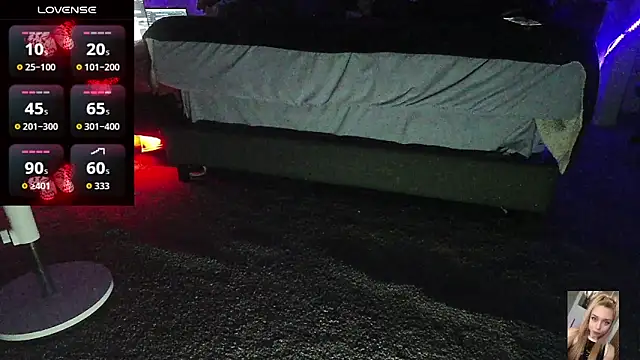 Blondiewithanass online show from April 2, 2026, 2:46 pm