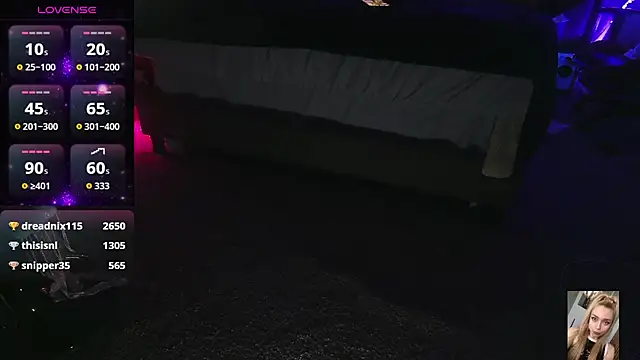 Snapshot of Blondiewithanass chatting on December 3, 2025, 8:58 am Blondiewithanass online show from December 3, 2025, 8:58 am