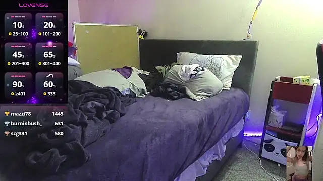 Snapshot of Blondiewithanass chatting on November 9, 2025, 1:09 am Blondiewithanass online show from November 9, 2025, 1:09 am