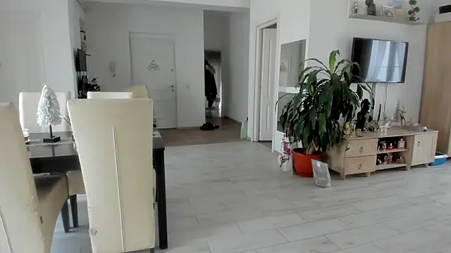 woolfiie online show from December 15, 2025, 8:53 am