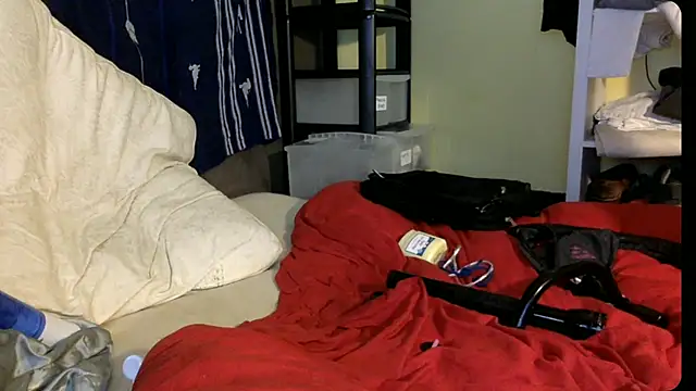 Snapshot of londonfuckwhore chatting on November 15, 2025, 3:21 am londonfuckwhore online show from November 15, 2025, 3:21 am