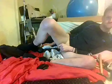 Snapshot of londonfuckwhore chatting on January 3, 2025, 11:12 pm londonfuckwhore online show from January 3, 2025, 11:12 pm