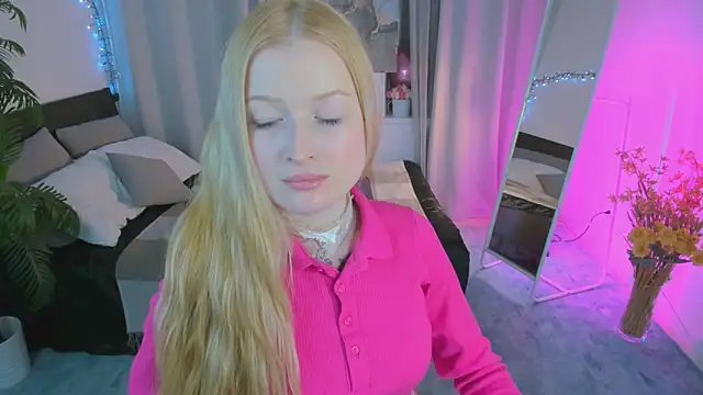 Snapshot of Laly_Peach chatting on March 15, 2025, 7:48 pm Laly Peach online show from March 15, 2025, 7:48 pm