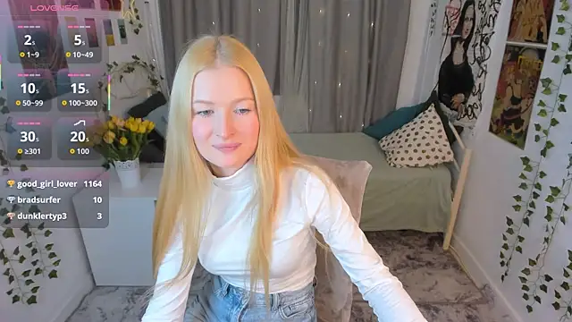 Snapshot of Laly_Peach chatting on December 13, 2025, 8:04 pm Laly Peach online show from December 13, 2025, 8:04 pm