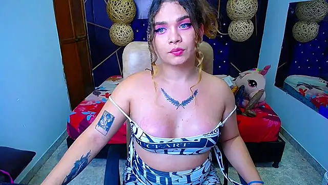 Snapshot of ShantalBlonde chatting on March 11, 2025, 8:19 am ShantalBlonde online show from March 11, 2025, 8:19 am
